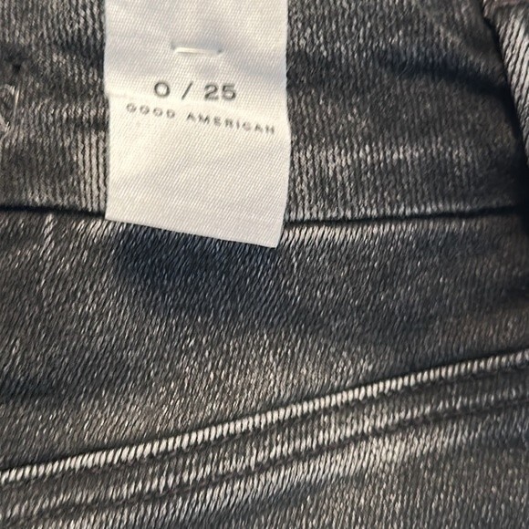 Good American Good Waist High Rise Crop Raw Hem Black 157 Size 0/25 NWT - Picture 8 of 12